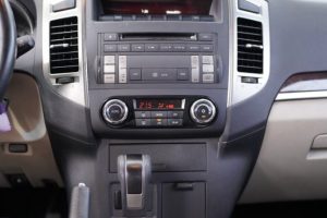 mitsubishi pajero-gallery-11