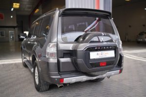 mitsubishi pajero-gallery-2